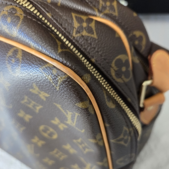 EUC Louis Vuitton Monogram Canvas Reporter GM - Picture 17 of 17
